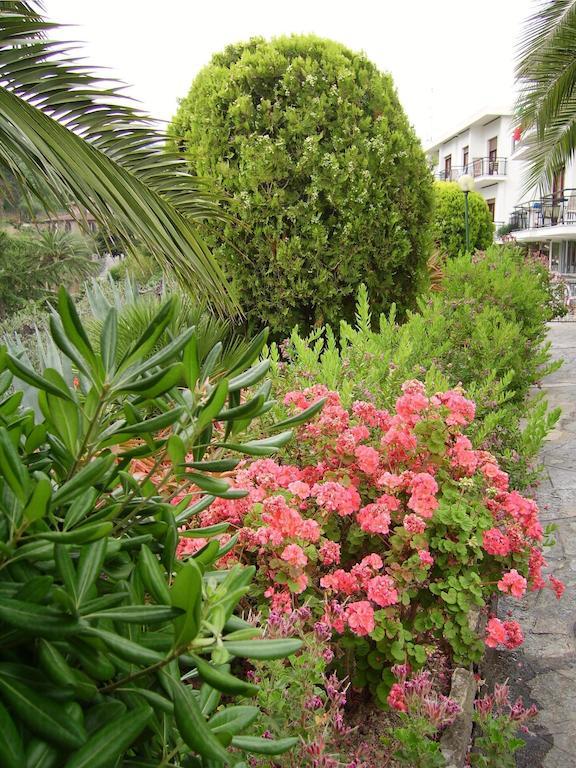 دْيانو مارينا Residence La Carruba المظهر الخارجي الصورة